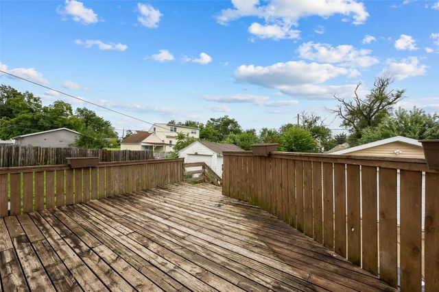 615 34th Street NE, Cedar Rapids, IA 52402