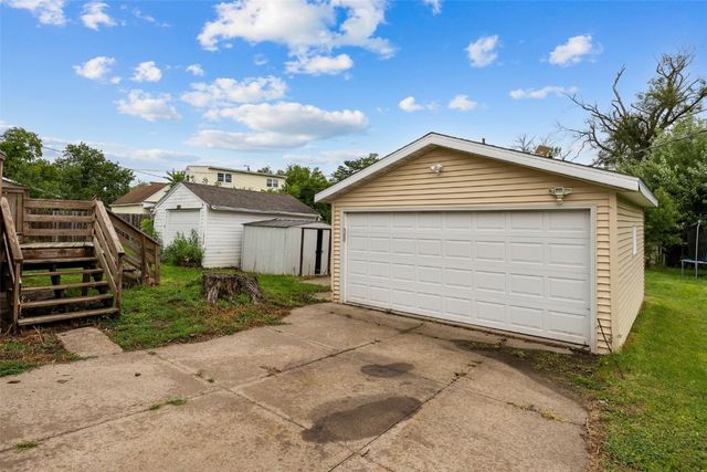 615 34th Street NE, Cedar Rapids, IA 52402