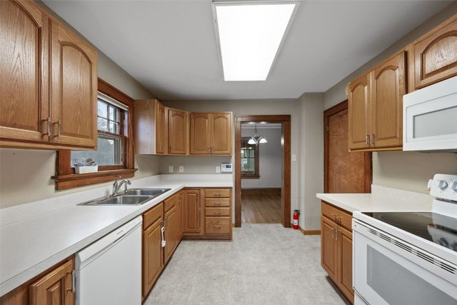 615 34th Street NE, Cedar Rapids, IA 52402