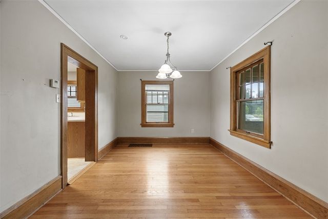 615 34th Street NE, Cedar Rapids, IA 52402