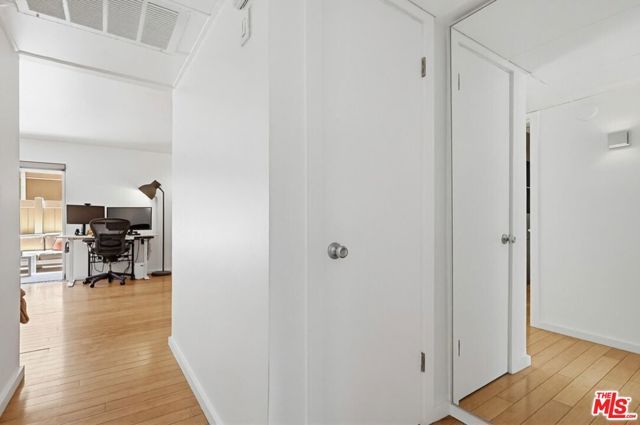 970 Palm Avenue 101, West Hollywood, CA 90069