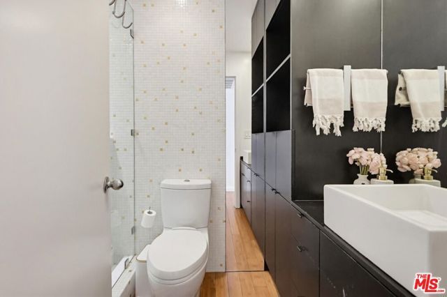 970 Palm Avenue 101, West Hollywood, CA 90069