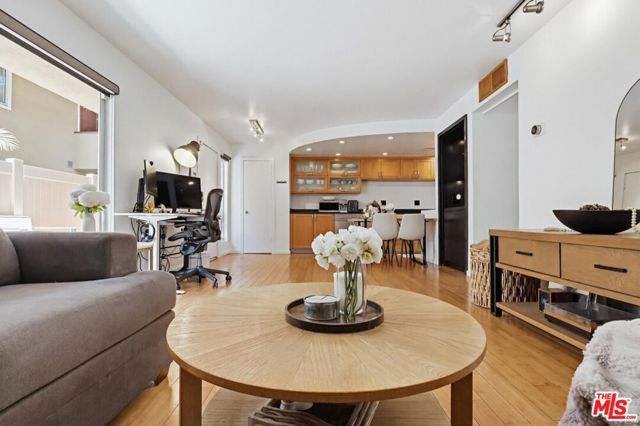 970 Palm Avenue 101, West Hollywood, CA 90069