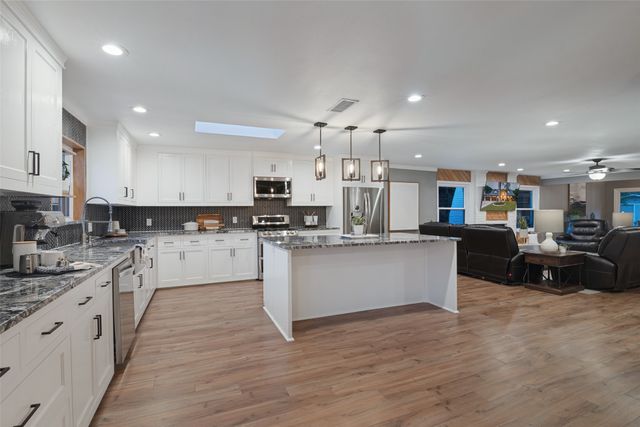 1102 Woodland Way, Richardson, TX 75080