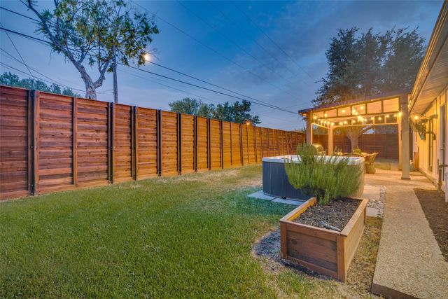 1102 Woodland Way, Richardson, TX 75080
