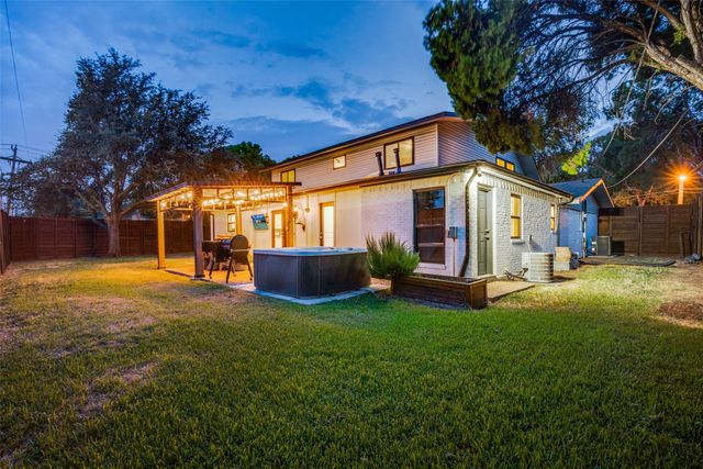 1102 Woodland Way, Richardson, TX 75080