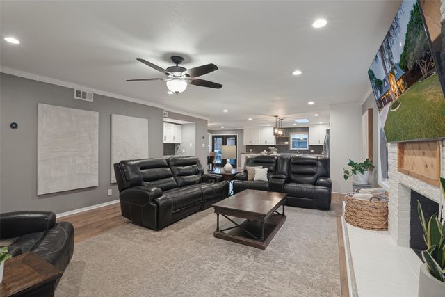 1102 Woodland Way, Richardson, TX 75080