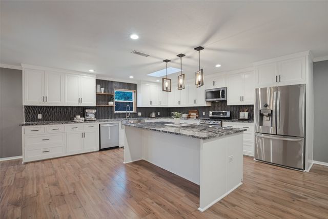 1102 Woodland Way, Richardson, TX 75080