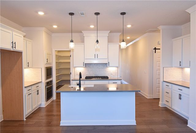 1608 S 23rd Place, Rogers, AR 72758