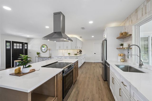 6735 KEYSTONE DRIVE, Sarasota, FL 34231