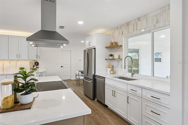 6735 KEYSTONE DRIVE, Sarasota, FL 34231