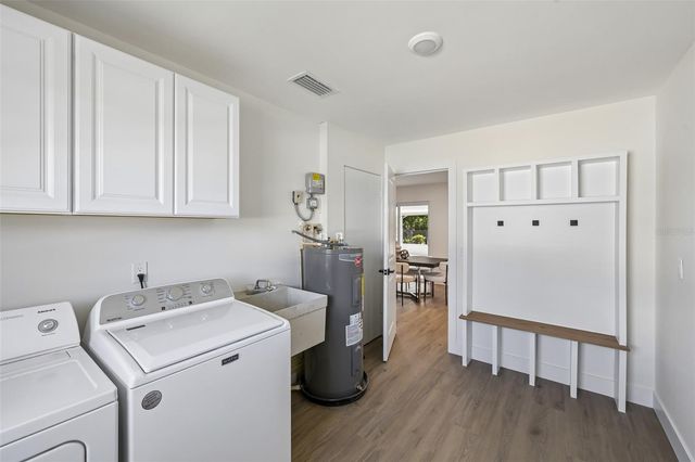 6735 KEYSTONE DRIVE, Sarasota, FL 34231