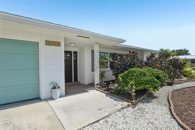 6735 KEYSTONE DRIVE, Sarasota, FL 34231