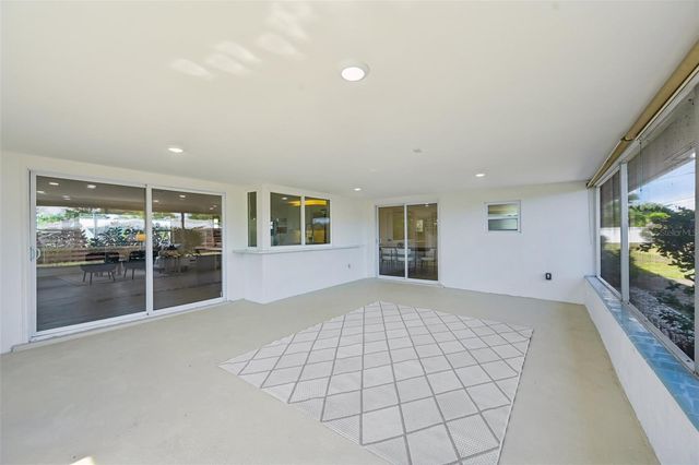 6735 KEYSTONE DRIVE, Sarasota, FL 34231