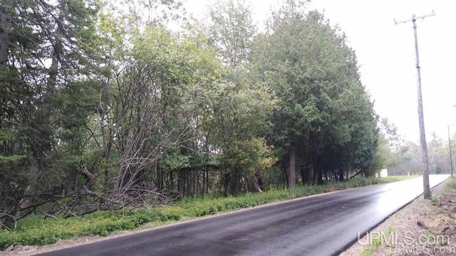 701 N 17th Street, Gladstone, MI 49837