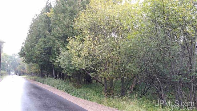 701 N 17th Street, Gladstone, MI 49837