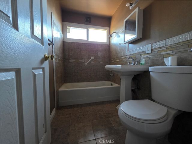 44108 Gadsden Avenue, Lancaster, CA 93534