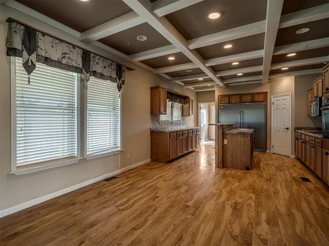 4124 E Horseshoe Lane, Moore, OK 73160