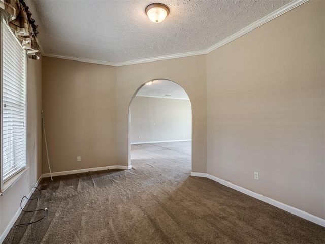 4124 E Horseshoe Lane, Moore, OK 73160