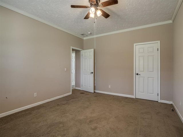 4124 E Horseshoe Lane, Moore, OK 73160