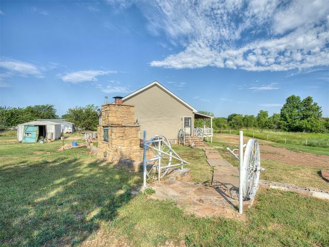 4124 E Horseshoe Lane, Moore, OK 73160
