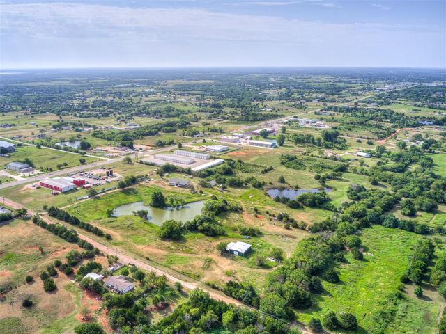 4124 E Horseshoe Lane, Moore, OK 73160