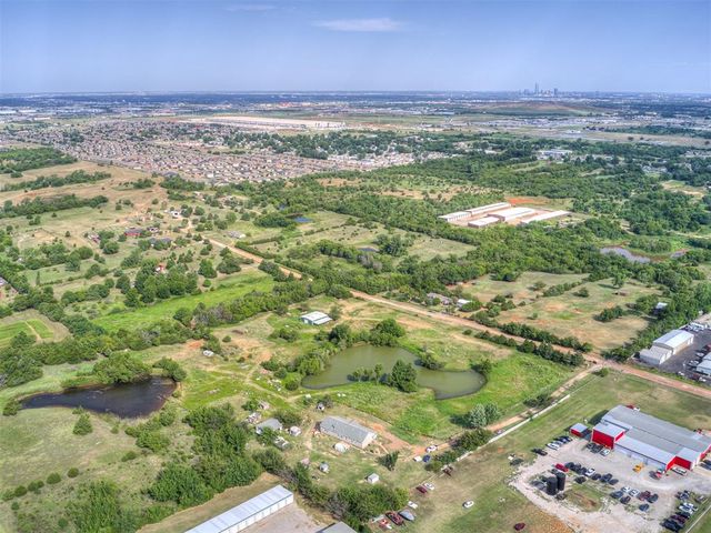 4124 E Horseshoe Lane, Moore, OK 73160