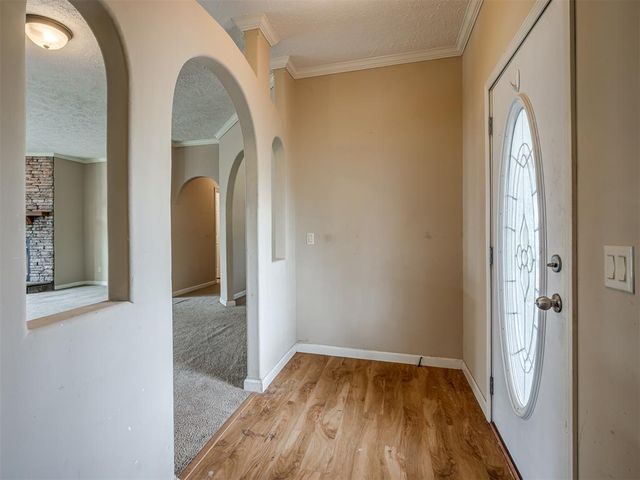 4124 E Horseshoe Lane, Moore, OK 73160