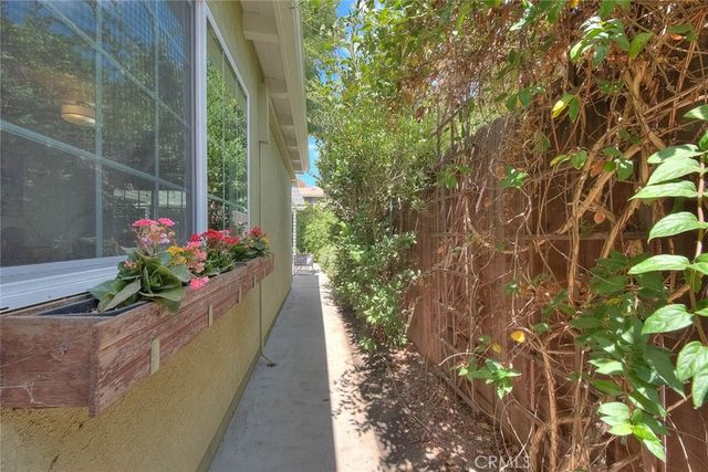 1933 W Jacaranda Place, Fullerton, CA 92833