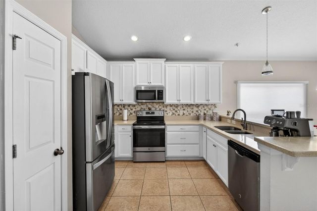 442 KESTREL DRIVE, Groveland, FL 34736