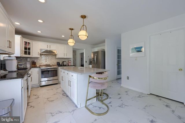 13 S LARKSPUR DR, Palmyra, PA 17078