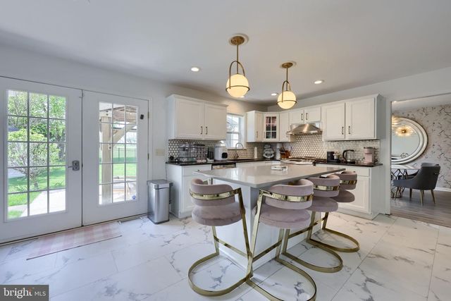 13 S LARKSPUR DR, Palmyra, PA 17078
