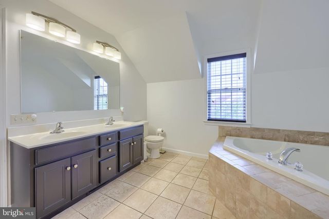 13 S LARKSPUR DR, Palmyra, PA 17078