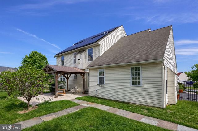 13 S LARKSPUR DR, Palmyra, PA 17078