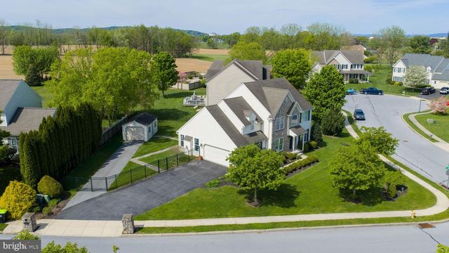 13 S LARKSPUR DR, Palmyra, PA 17078
