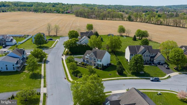 13 S LARKSPUR DR, Palmyra, PA 17078