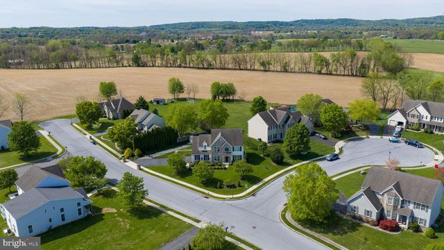 13 S LARKSPUR DR, Palmyra, PA 17078
