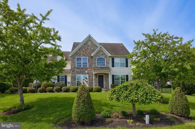 13 S LARKSPUR DR, Palmyra, PA 17078