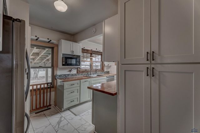 3812 W MAIN, Rapid City, SD 57702