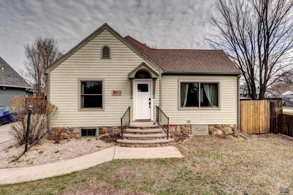 3812 W MAIN, Rapid City, SD 57702