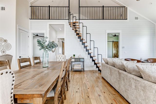 1395 Keith Avenue, Gilchrist, TX 77617