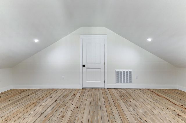 1395 Keith Avenue, Gilchrist, TX 77617