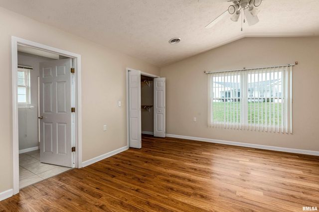 1500 APACHE Drive, Marion, IL 62959