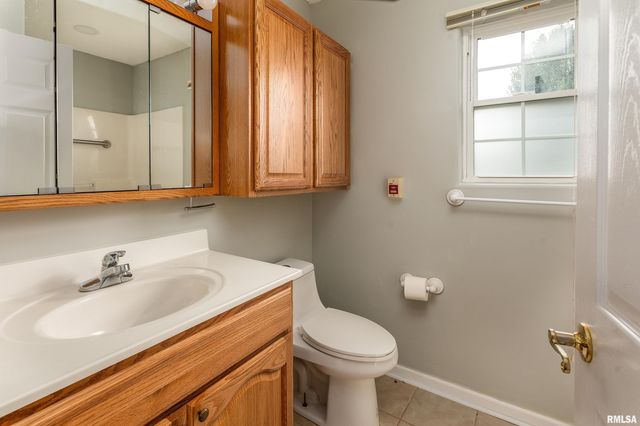 1500 APACHE Drive, Marion, IL 62959