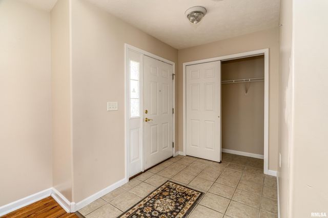 1500 APACHE Drive, Marion, IL 62959