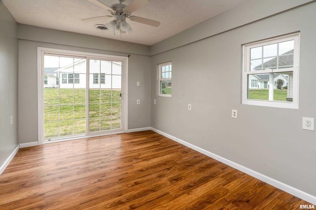 1500 APACHE Drive, Marion, IL 62959