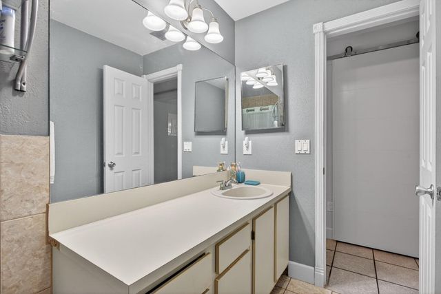 2047 Winners Circle 2047, North Lauderdale, FL 33068