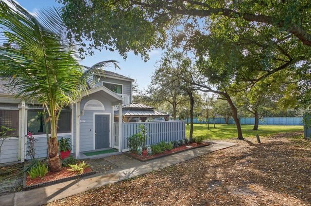 2047 Winners Circle 2047, North Lauderdale, FL 33068