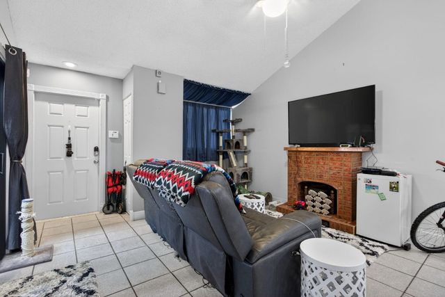 2047 Winners Circle 2047, North Lauderdale, FL 33068