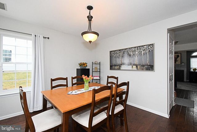 32 SKYVIEW WAY, Newtown, PA 18940